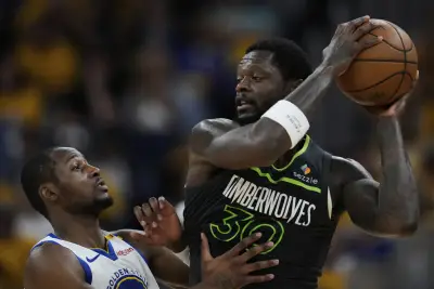 Timberwolves rally past Warriors in fourth for 2-1 series lead