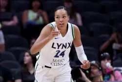 Lynx: Late game blitz keeps perfect start rolling